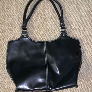Wilson’s leather Chic Black Shoulder Bag